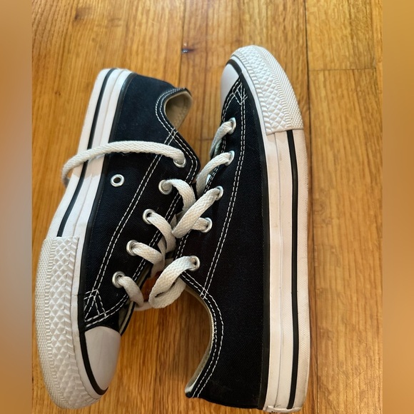 Converse Chuck Taylor All Star Low-Top Sneaker - Little Kid - Black Sz 2.5 - Picture 2 of 12